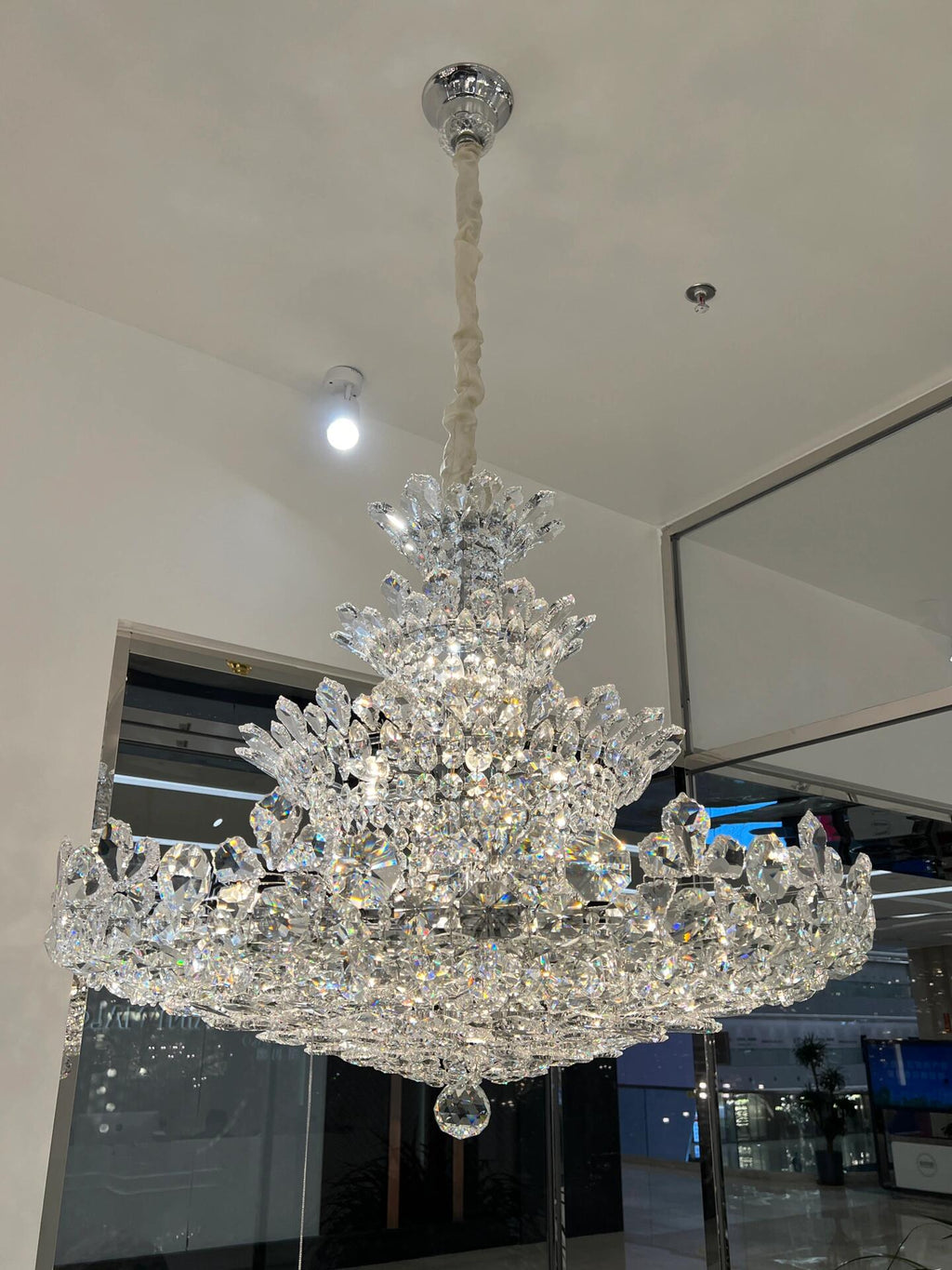 Luxury Empire-Shaped Floral Crystal Chandelier with K9 Crystal Finish for Foyer and Living Room