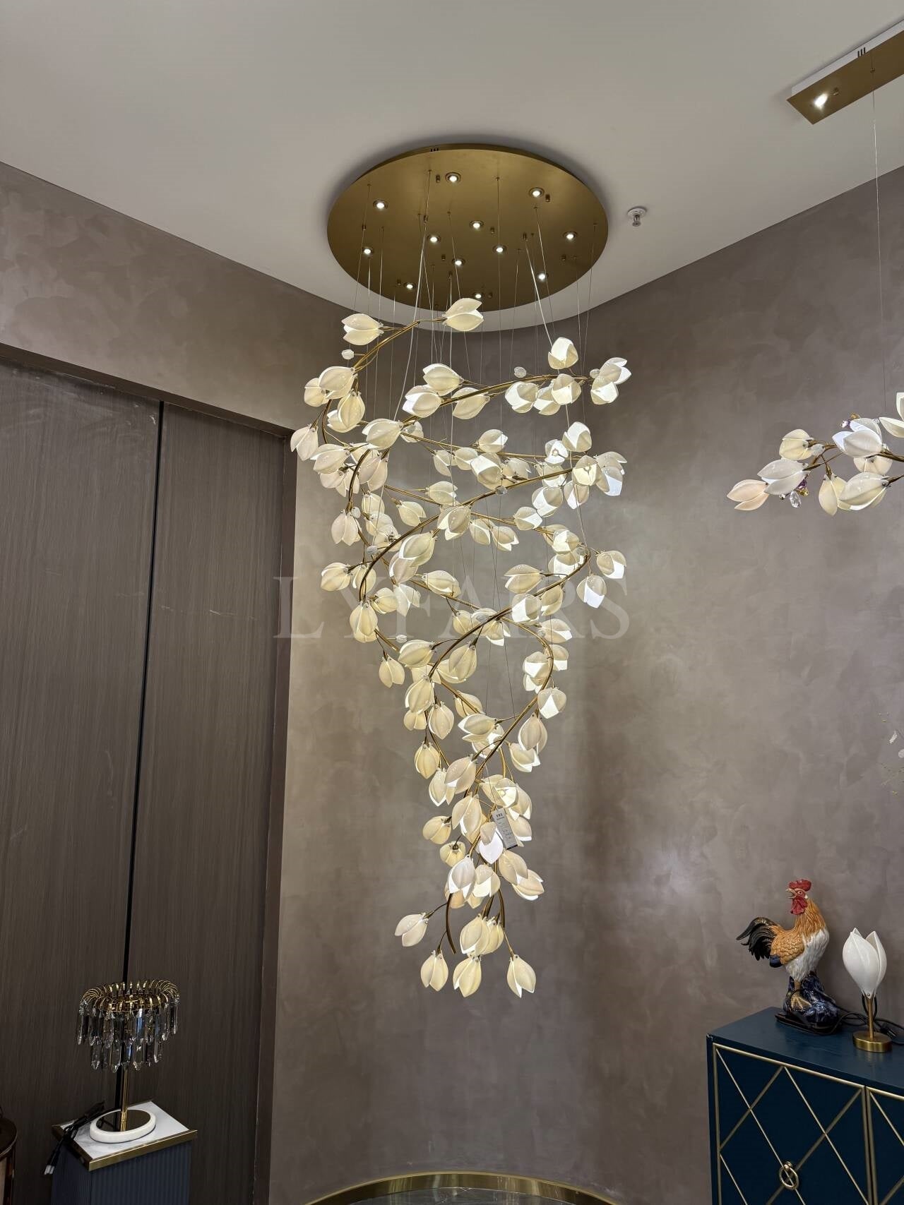 Spiral Pure White Magnolia Chandelier with Golden Branches for Staircase / high-Ceiling Space / foyer / Duplex