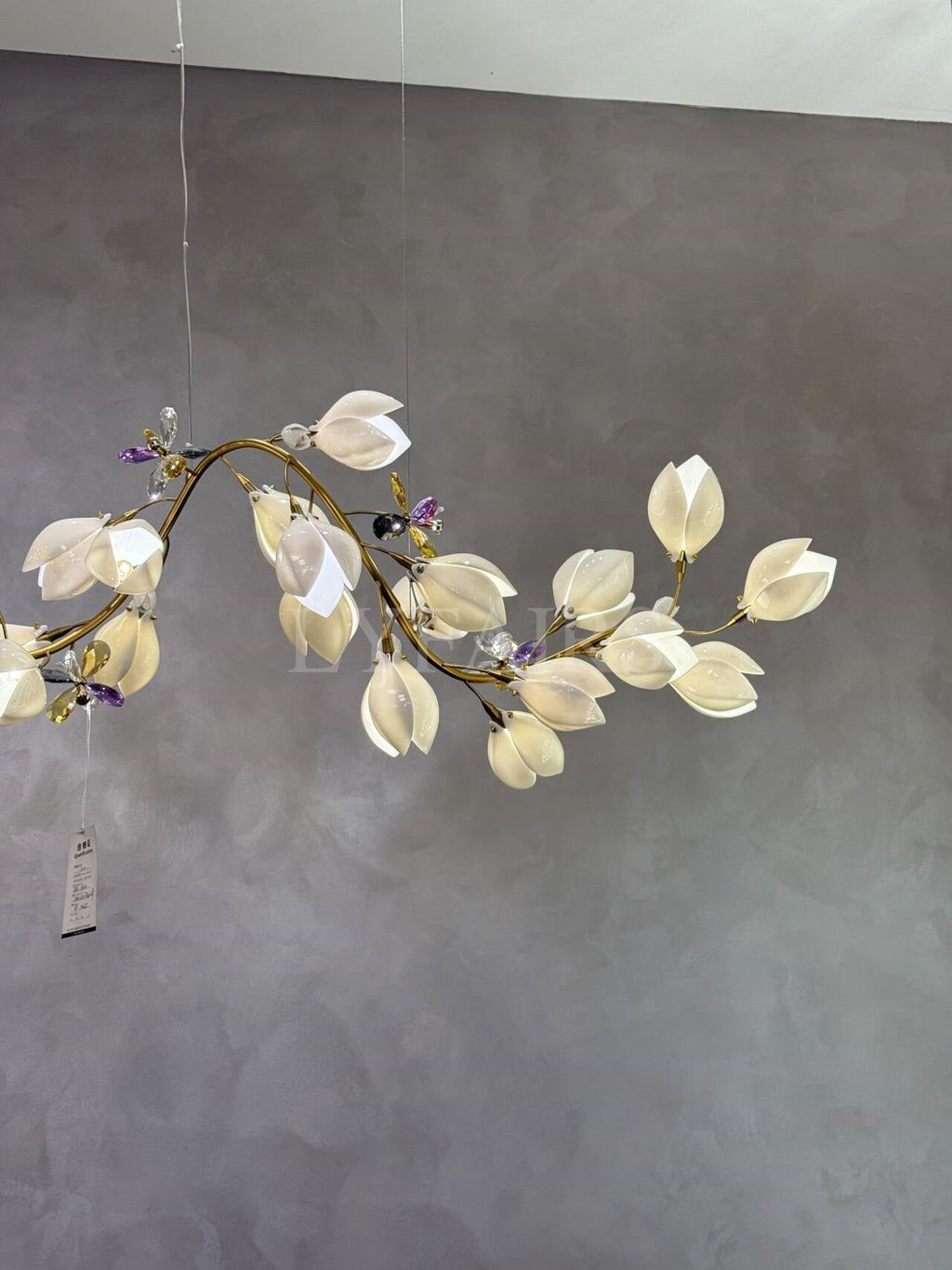 Luxury Ceramic Magnolia Ginkgo Chandelier with Crystal and Brass Finish for Bedroom Living Room Dining Room