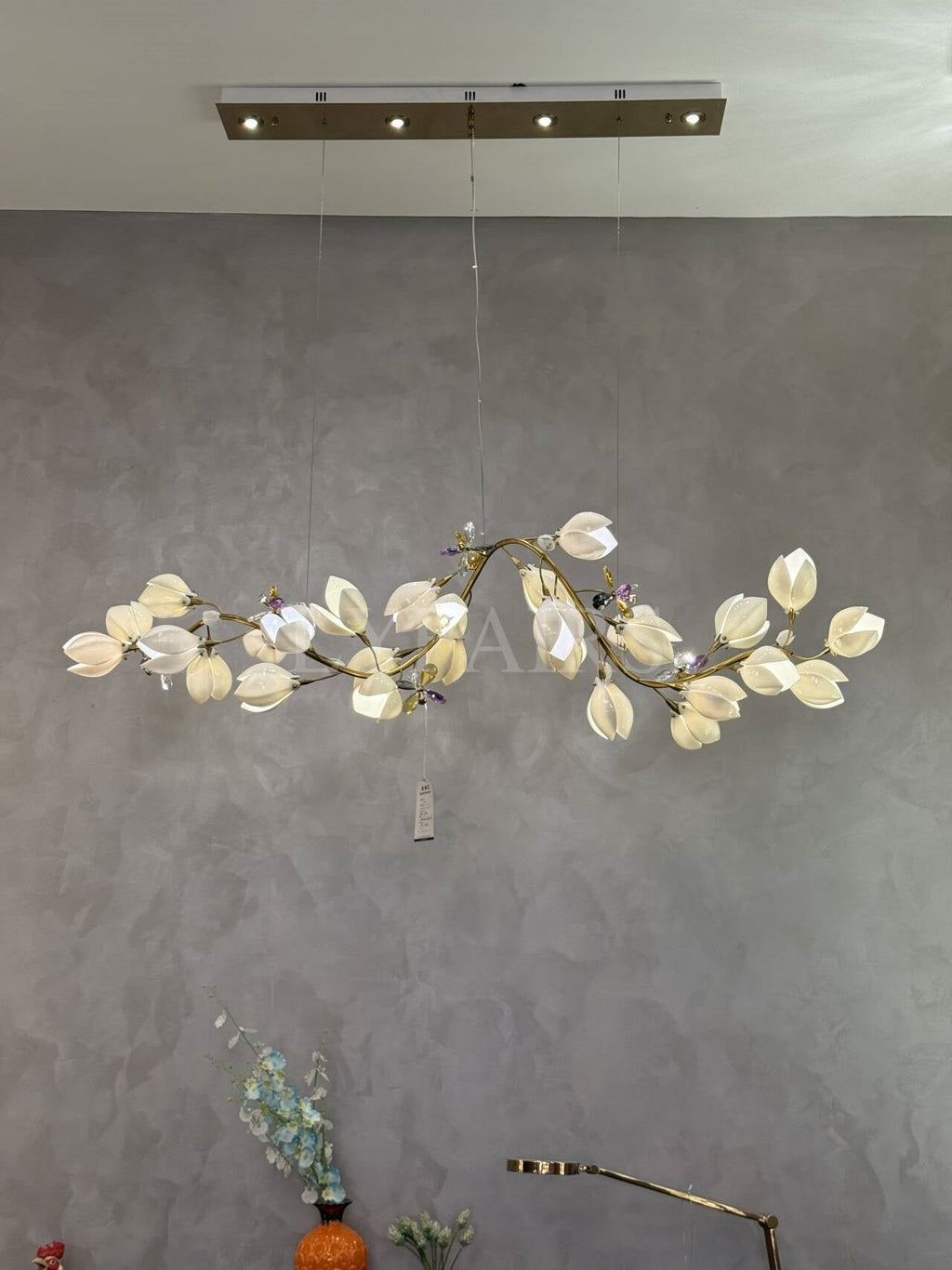 Luxury Ceramic Magnolia Ginkgo Chandelier with Crystal and Brass Finish for Bedroom Living Room Dining Room