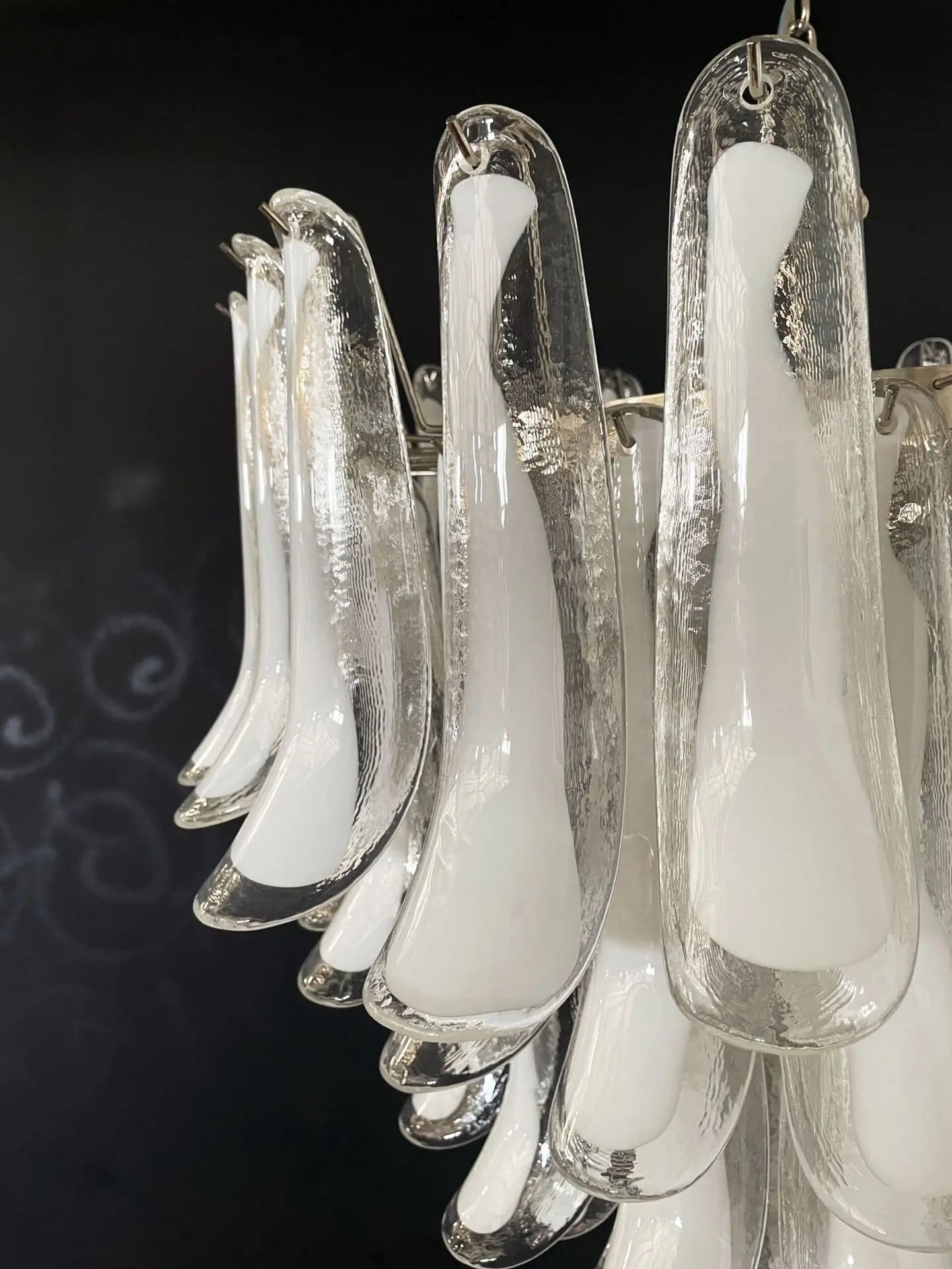 Murano Glass Chandelier – 75 Petals – Transparent