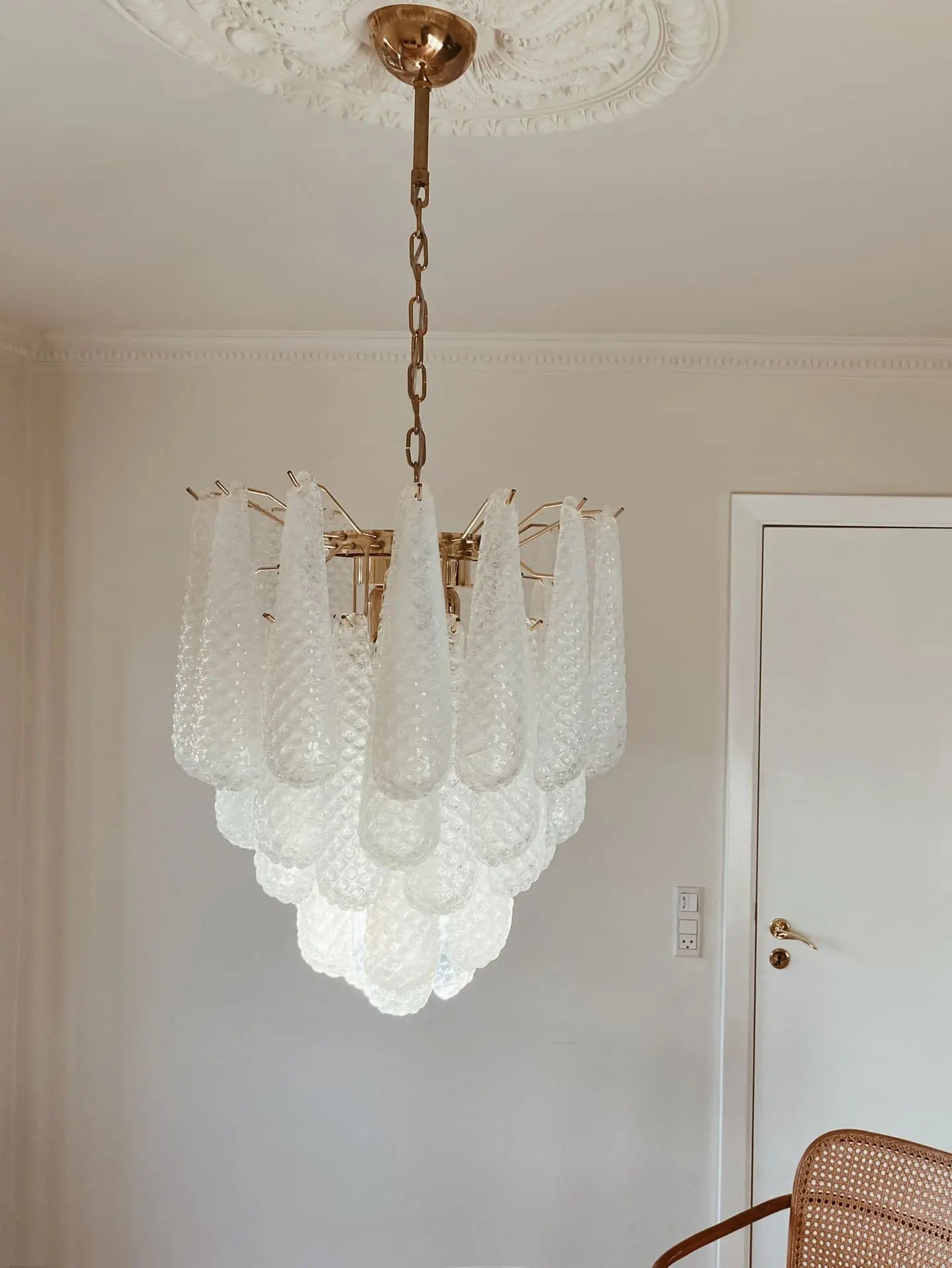 Murano Chandelier – Drop – 41 Glasses – Opalino
