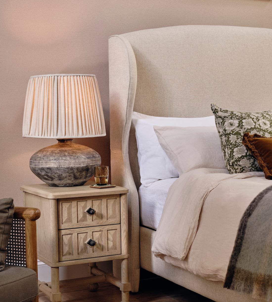 Ceramic Table Lamp with Linen Shade - Erhaus product image 2