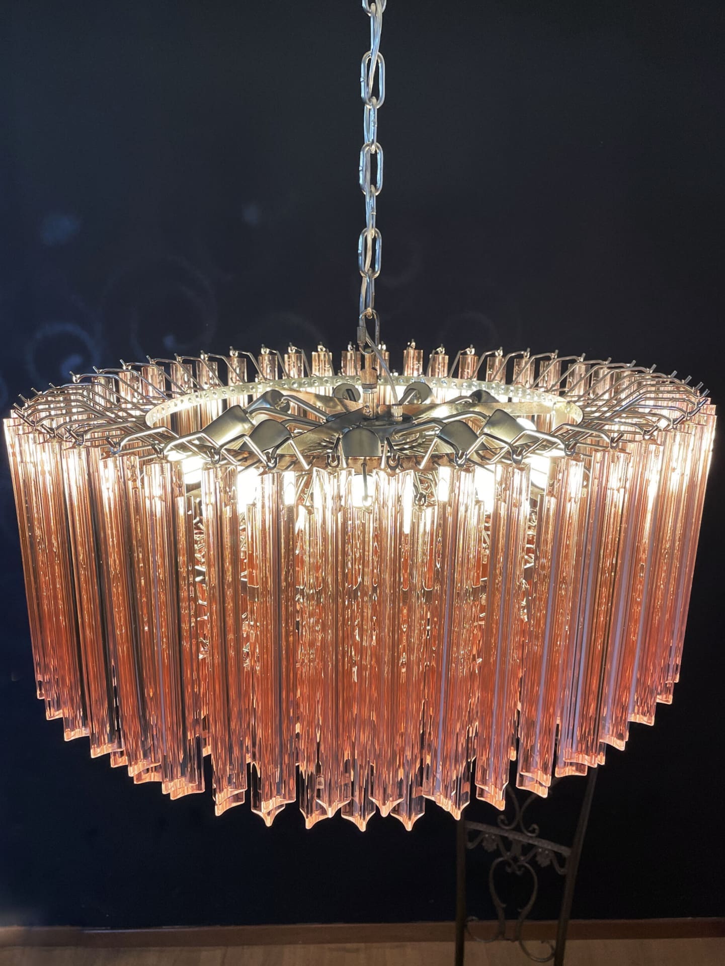 Murano Glass Chandelier – Triedri Round – 265 Prisms – Pink