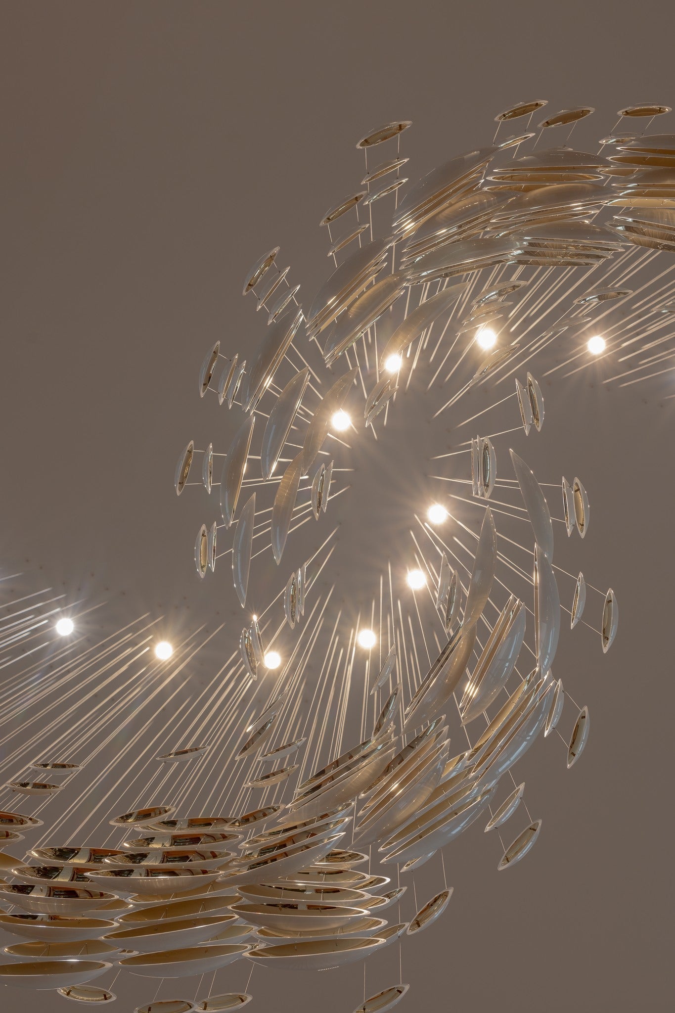 Modern Artistic Golden Dragon Egg Glass Pendant Ceiling Light for Dining Room