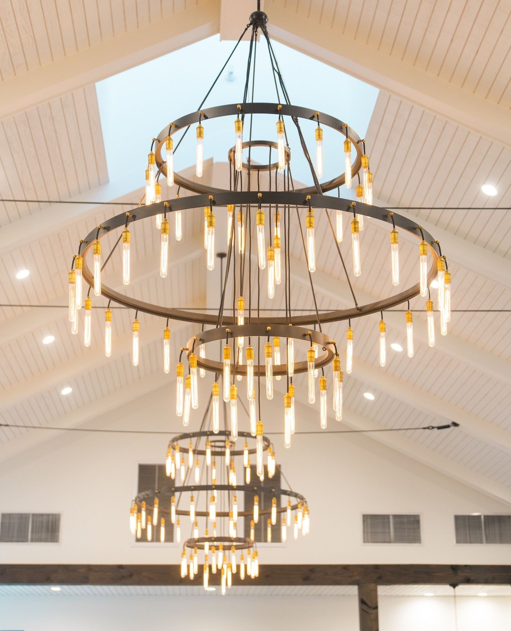 Retro-Inspired Metal Pendant Light Chandelier for Living Room / bedroom / staircase / villa