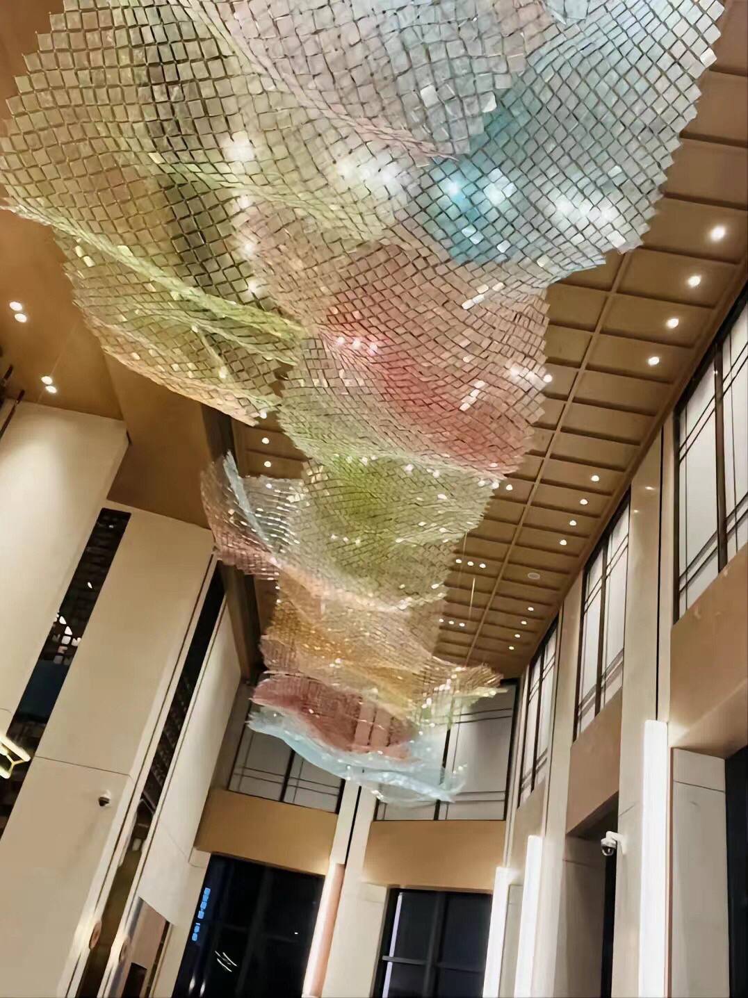Acrylic Colorful Ceiling Chandelier with Adjustable Wire for Hotel Restaurant Villa