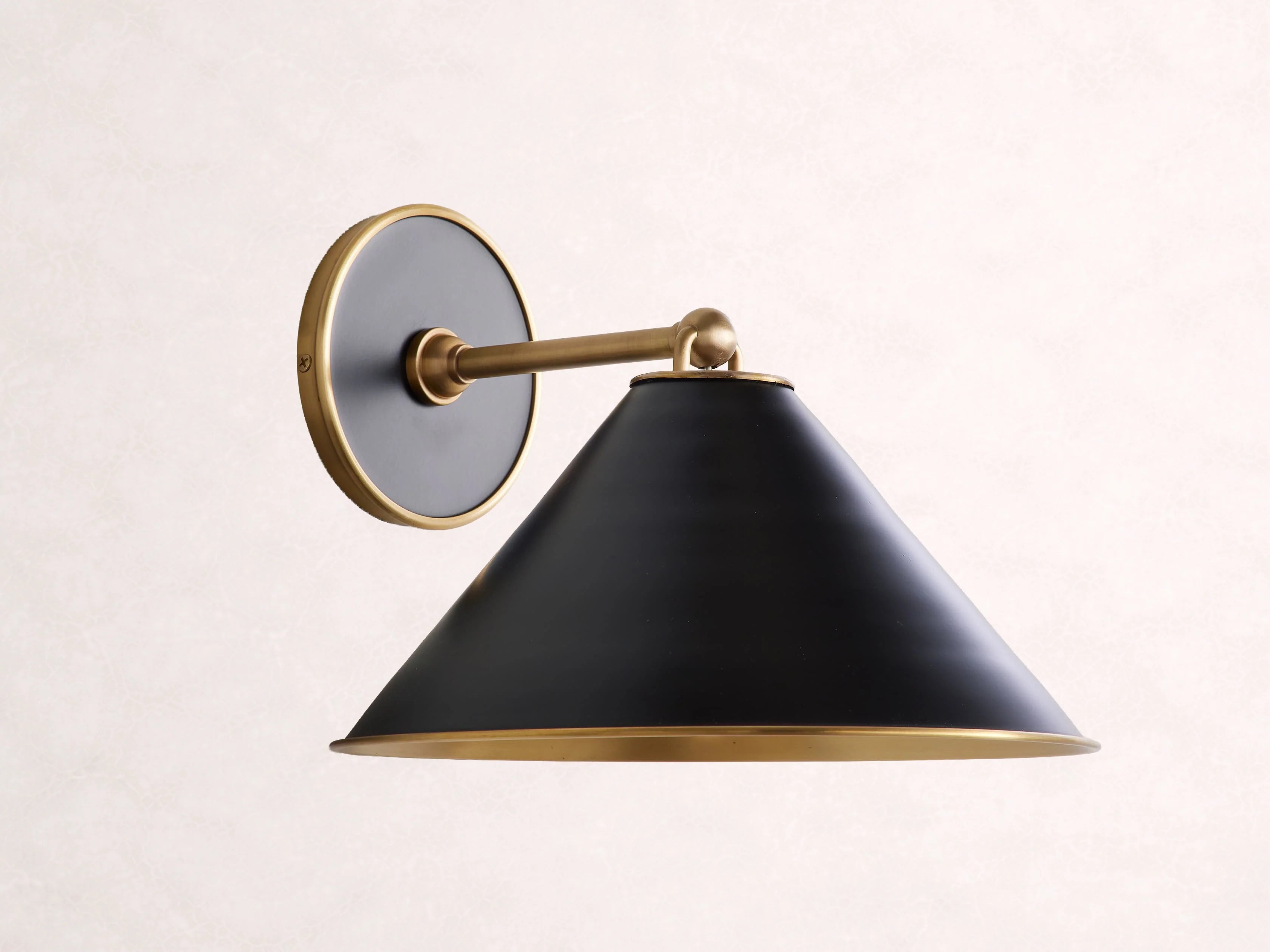 Arno Wall Sconce