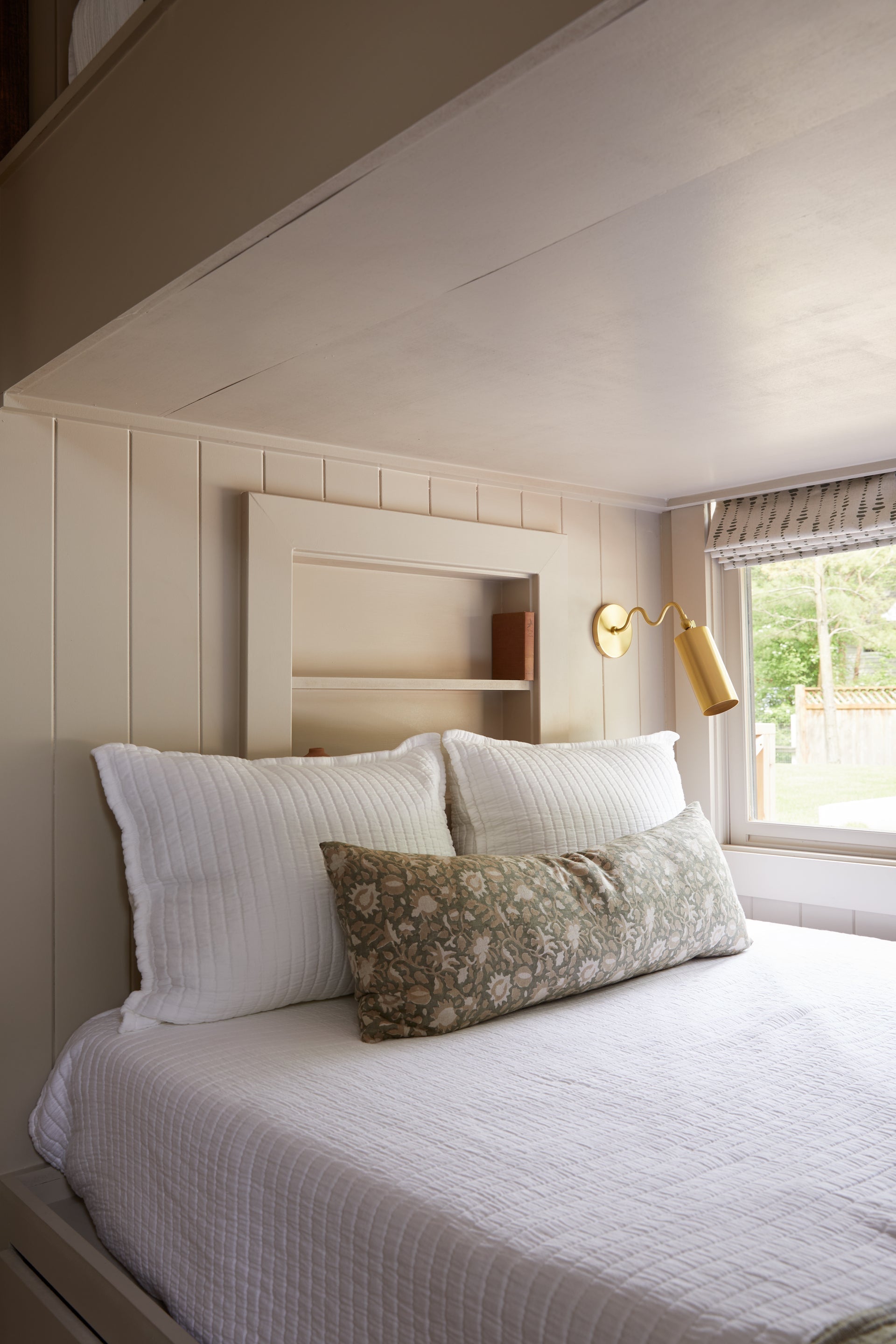 Bea Wall Lamp