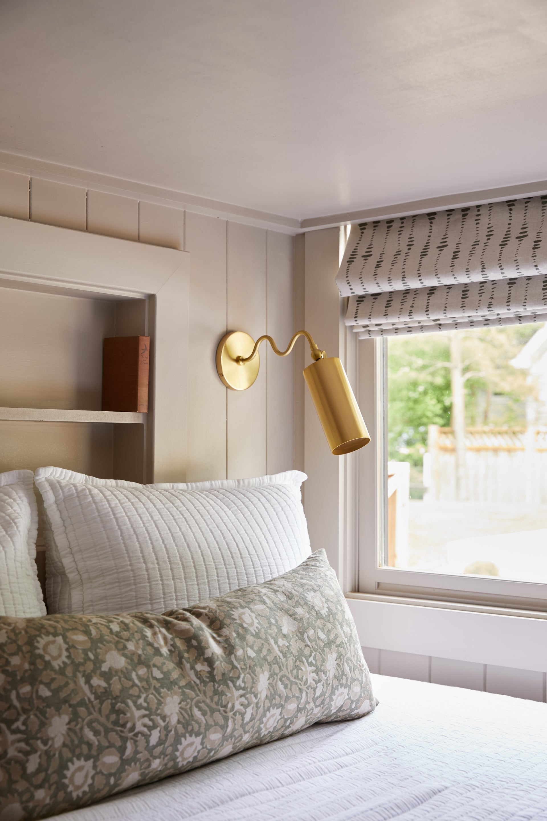 Bea Wall Lamp
