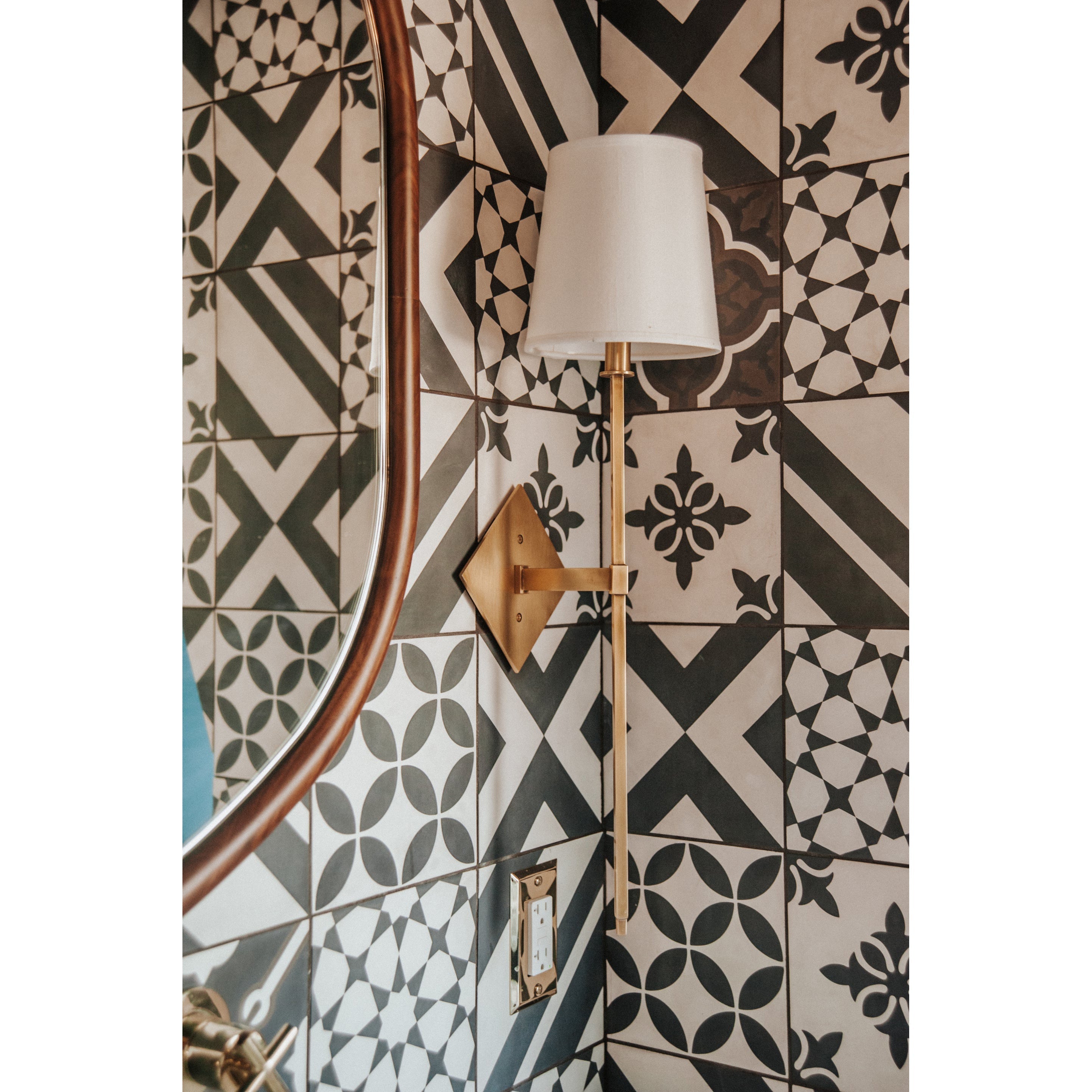 Cortland Wall Lamp