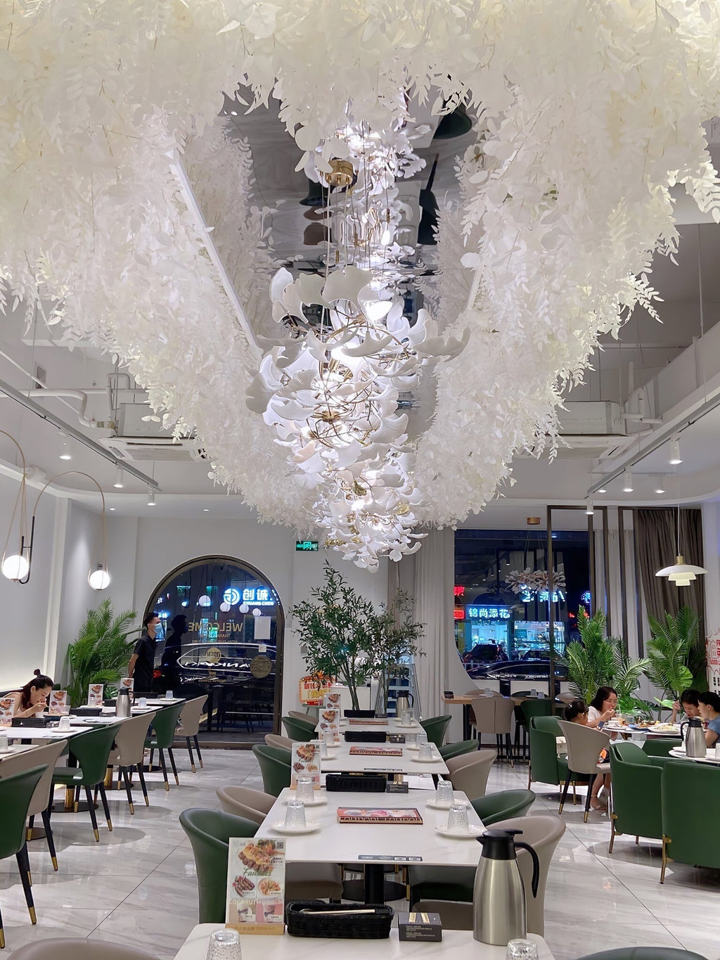Gingko Leaves Ceramics Spiral Branch Chandelier