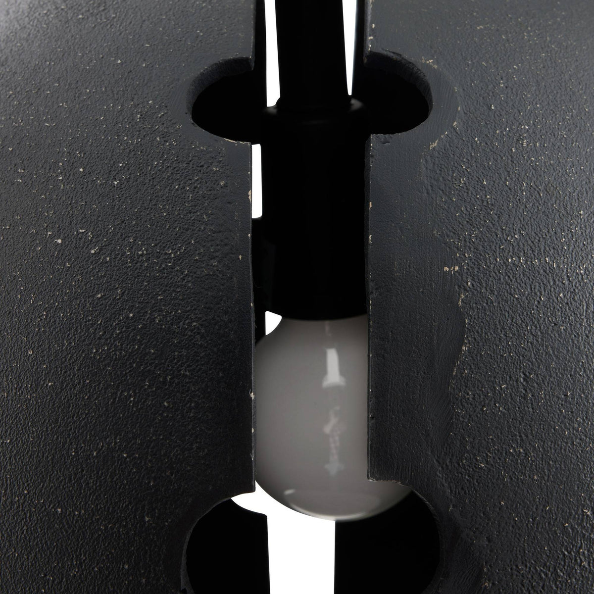 Hartland Pendant DPI10 detail view