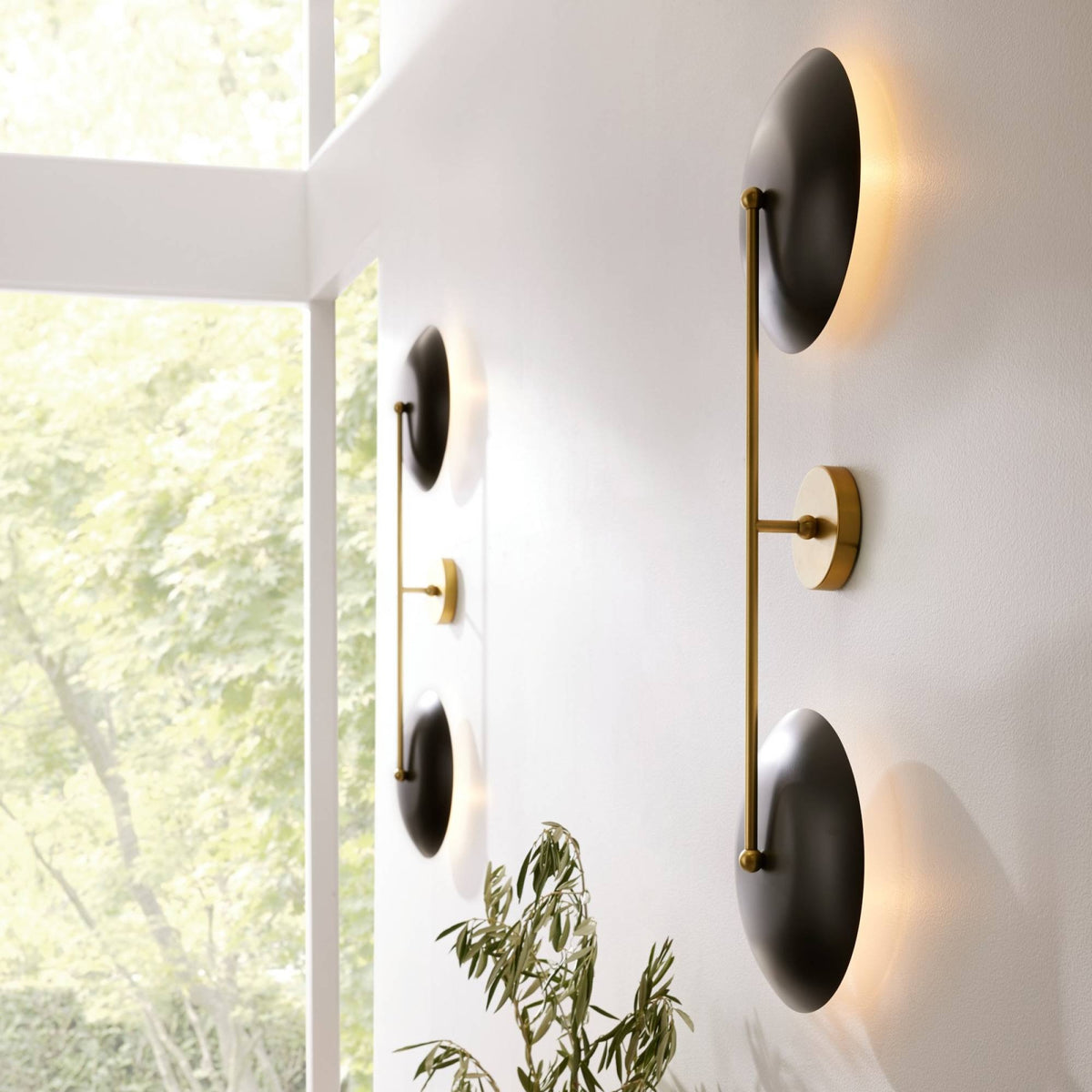 Griffith Wall Sconce DWC31 room scene