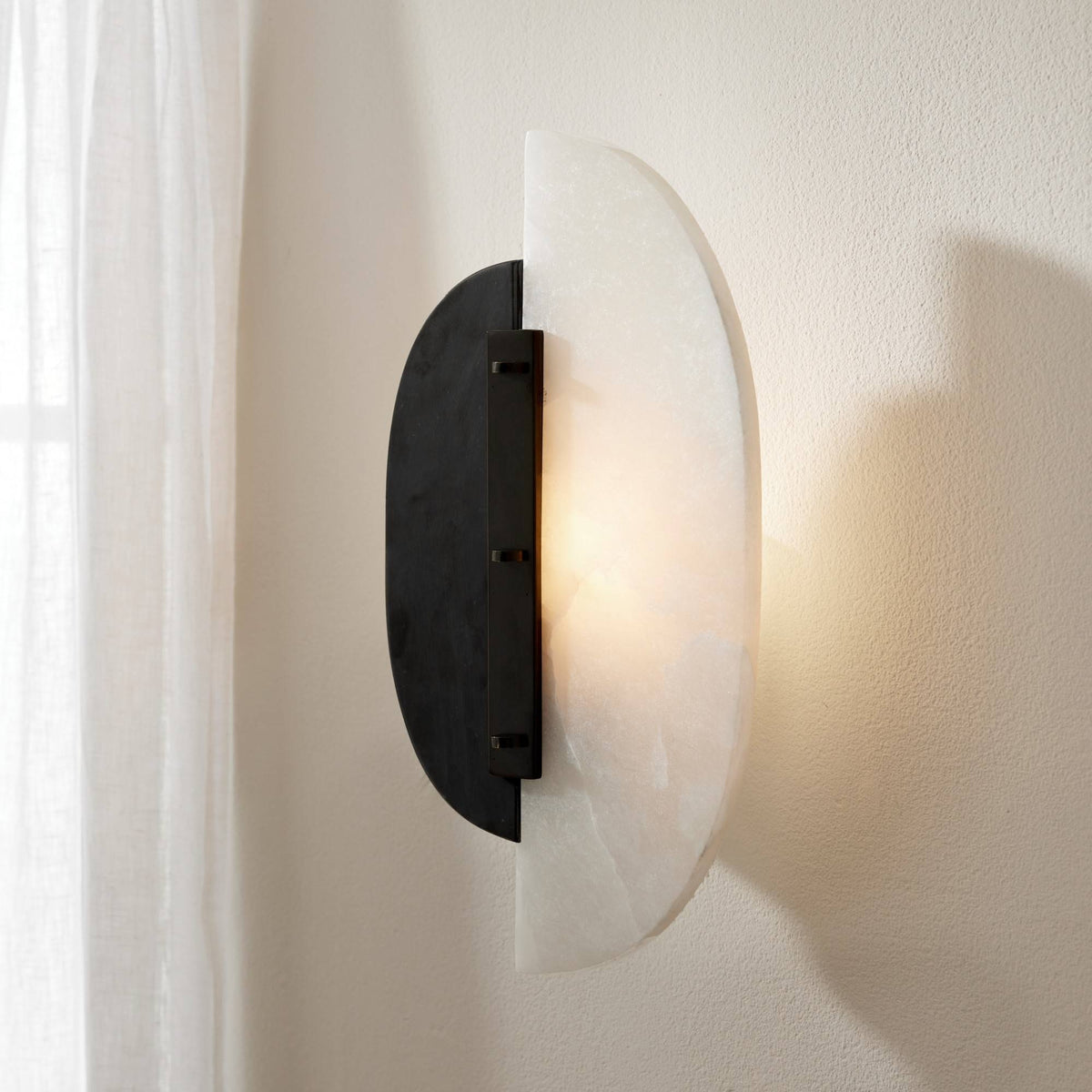 Kianna Wall Sconce DWC32 room scene