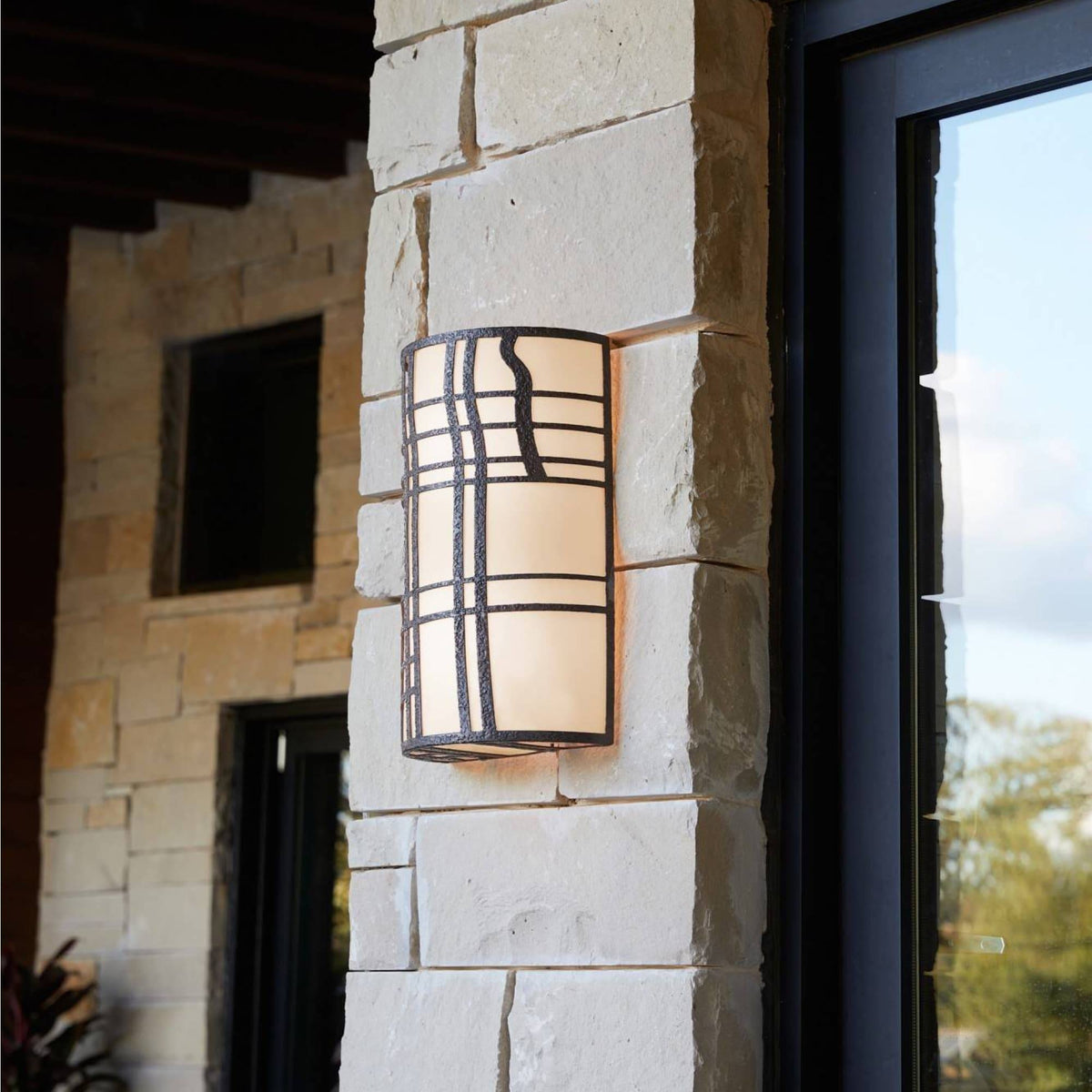 Elmwood Outdoor Wall Sconce DWC45 room scene