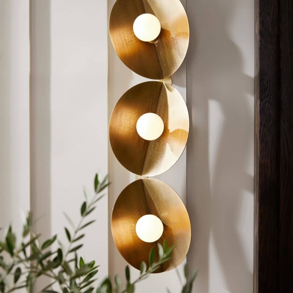 Itzia Wall Sconce DWC69 room scene