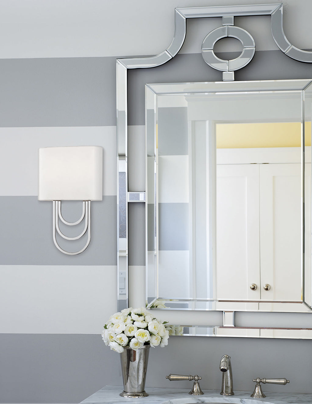 Farah Wall Lamp