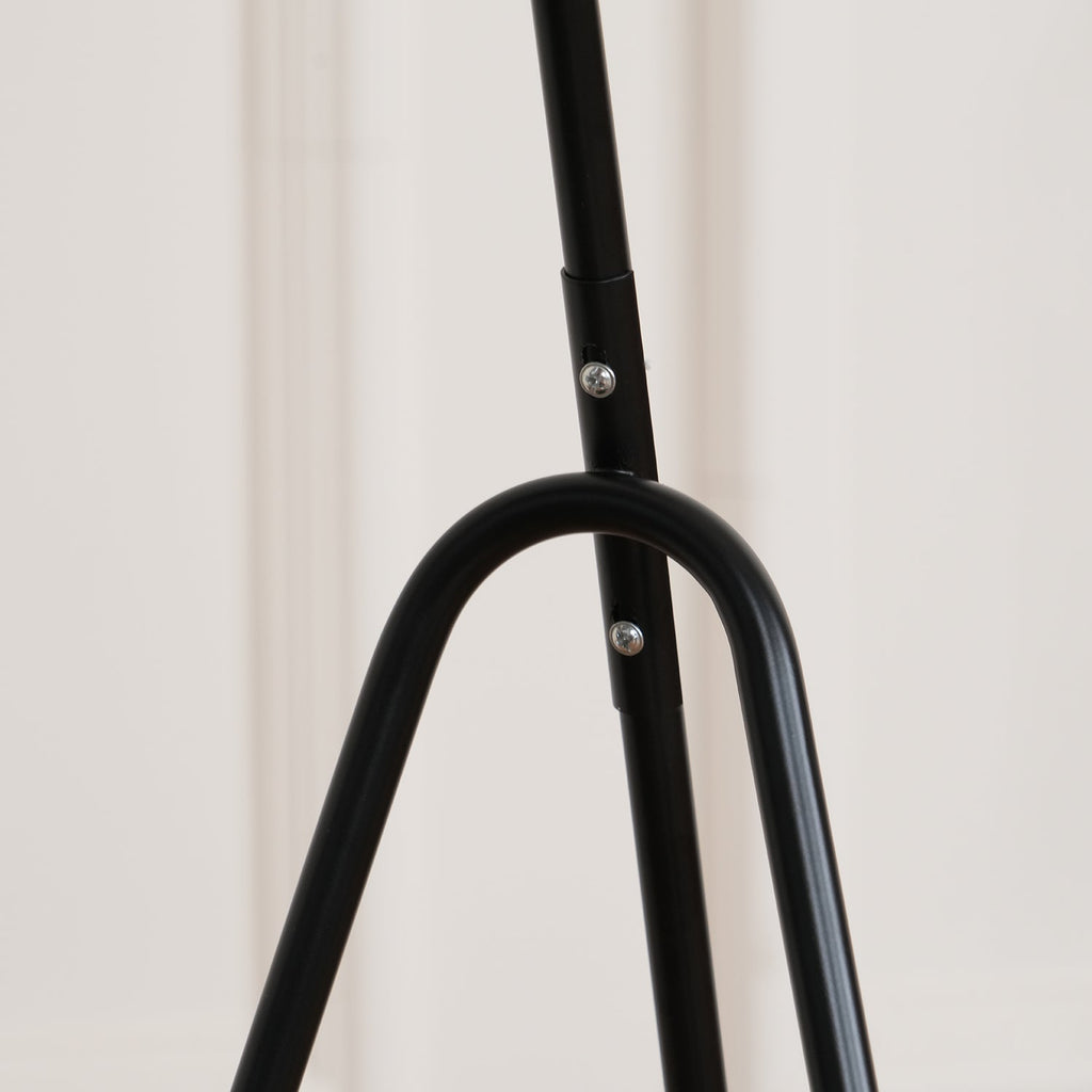 Lean Floor Lamp