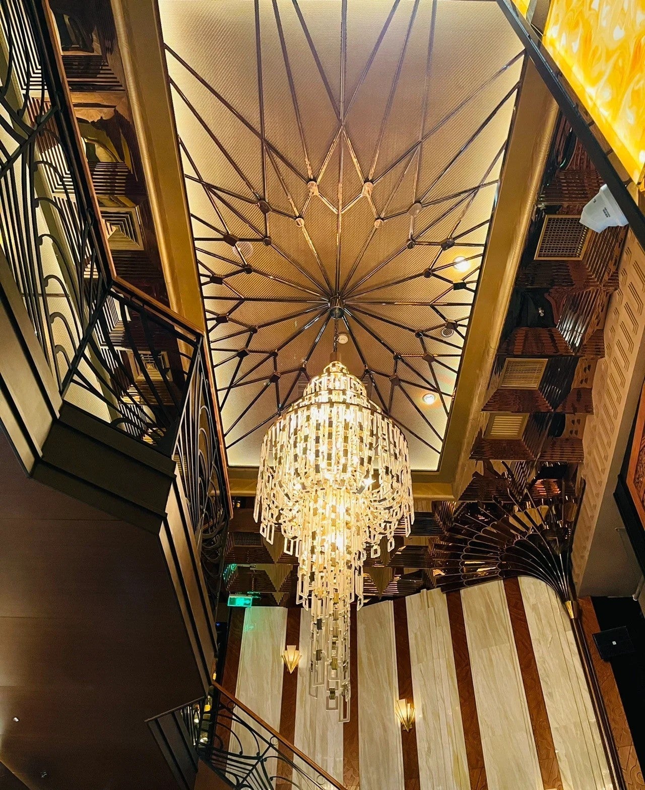 Luxury Multi-Tiered Crystal Glass Buckles Chandelier for High-Ceiling
