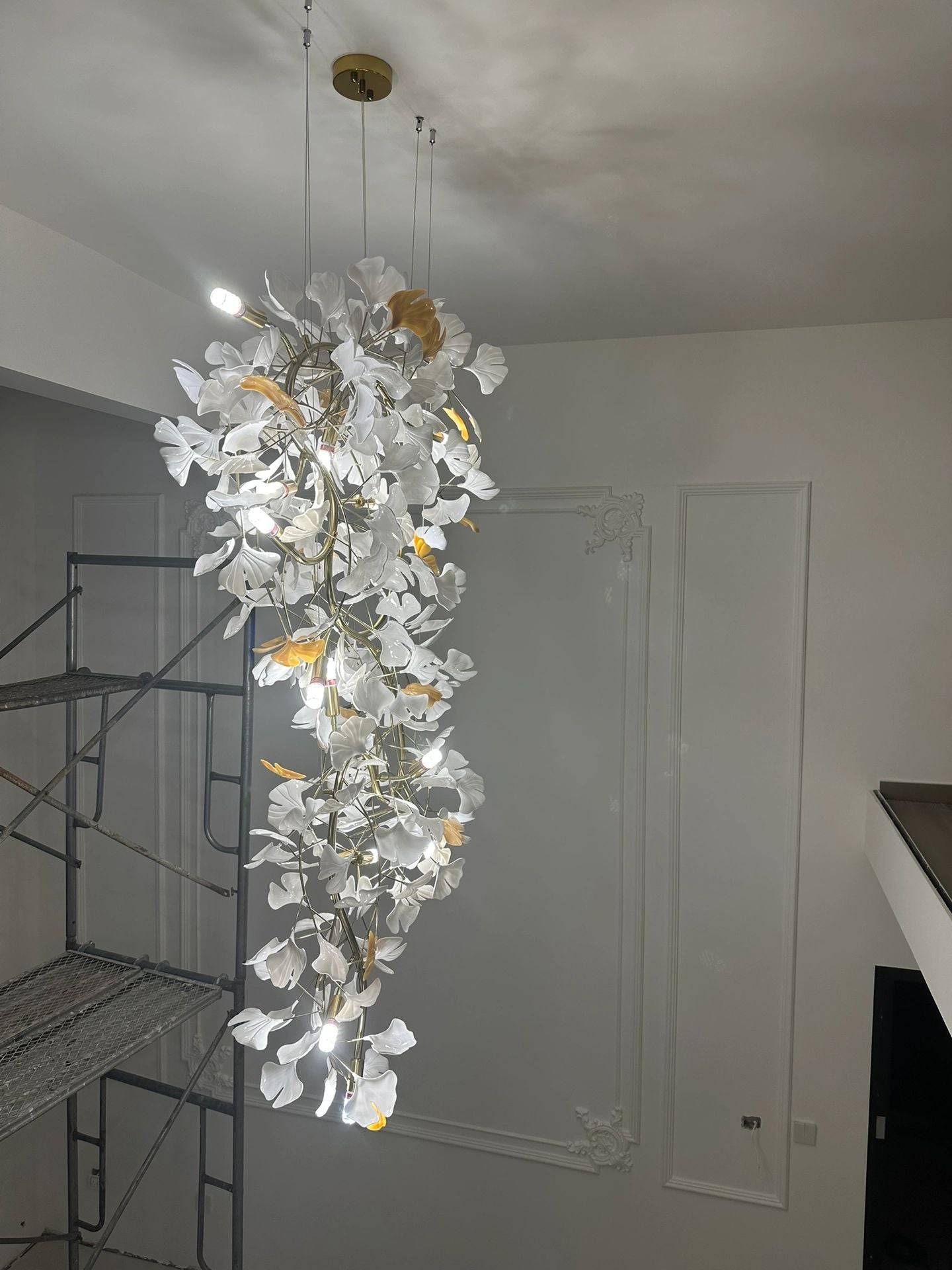 Ceramic Ginkgo Leaves Branch Flower Chandelier
