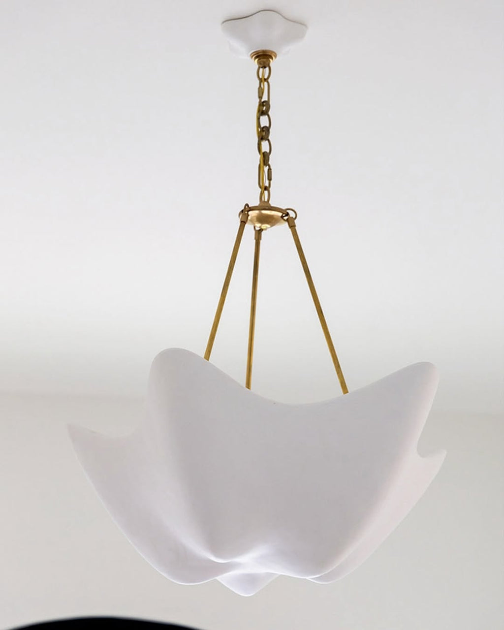 Modern White Cloudflow Pendant for Low-Ceiling