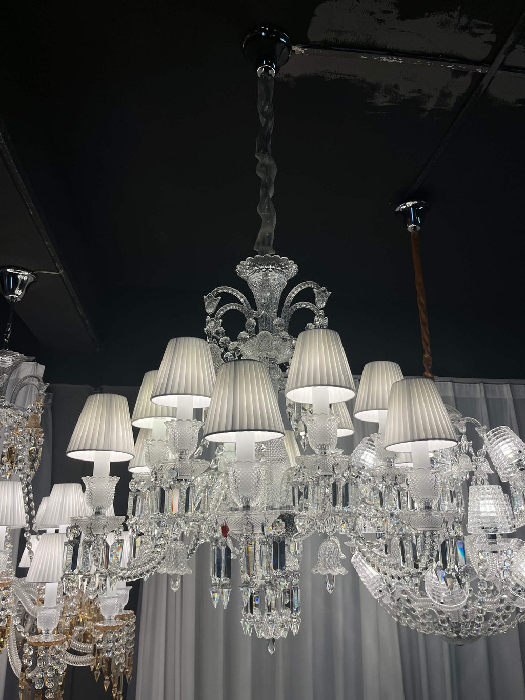 12 Lights Baccarat Zenith Flou, Je Te Vois Flou Chandelier
