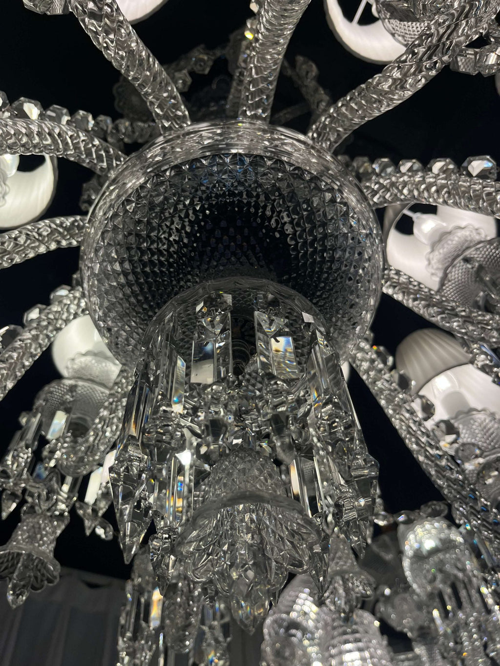 12 Lights Baccarat Zenith Flou, Je Te Vois Flou Chandelier
