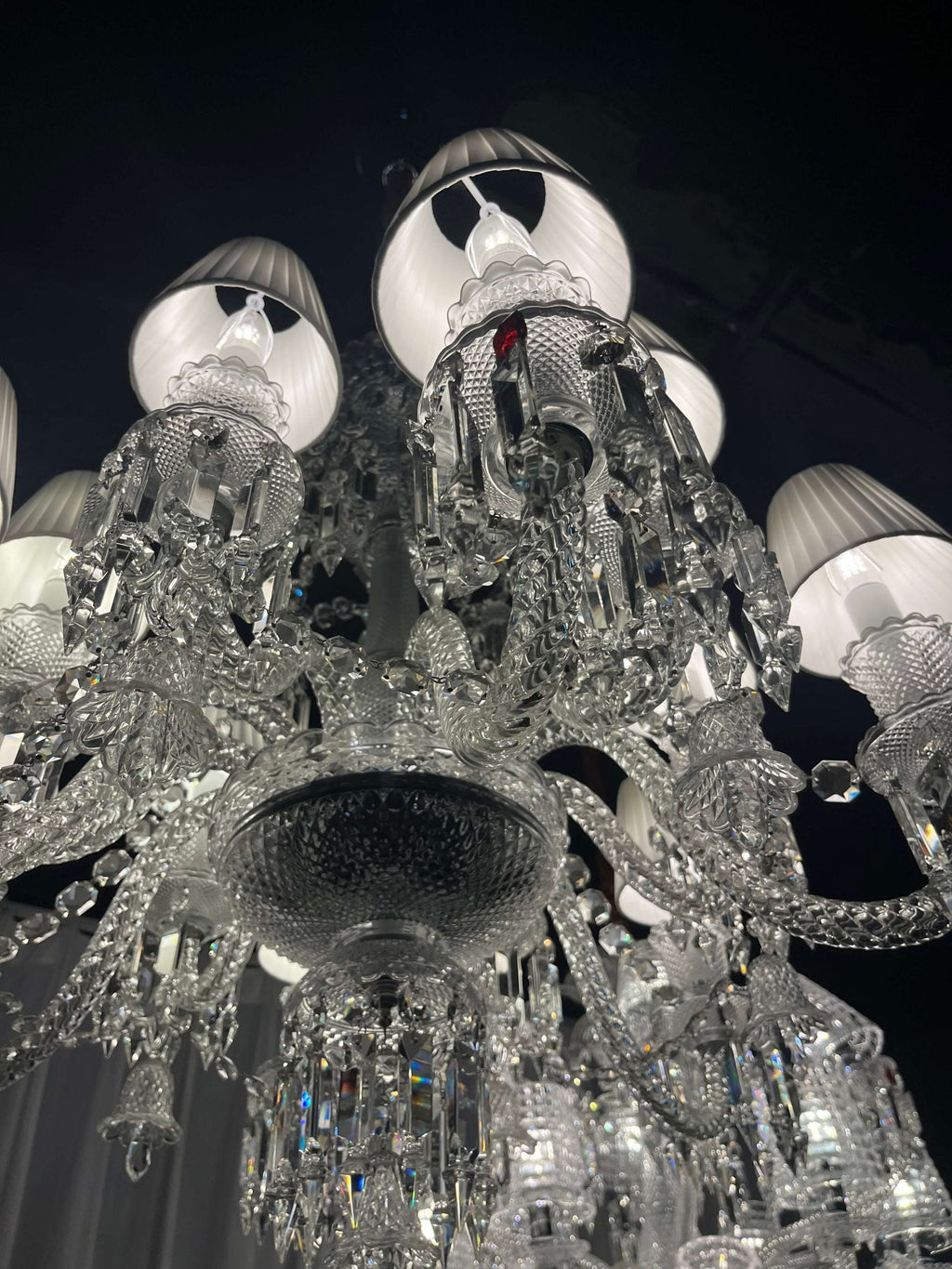 12 Lights Baccarat Zenith Flou, Je Te Vois Flou Chandelier