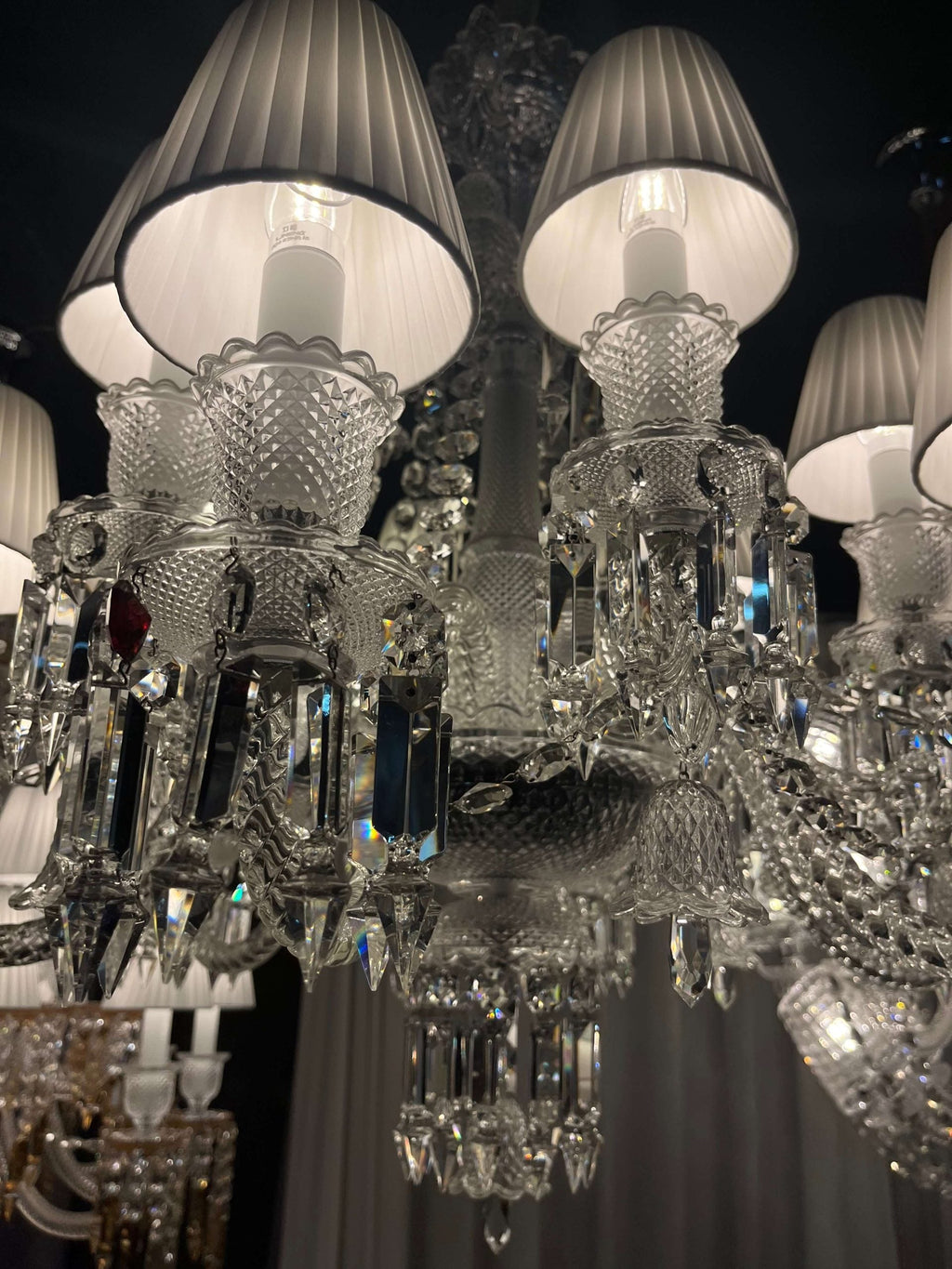 12 Lights Baccarat Zenith Flou, Je Te Vois Flou Chandelier