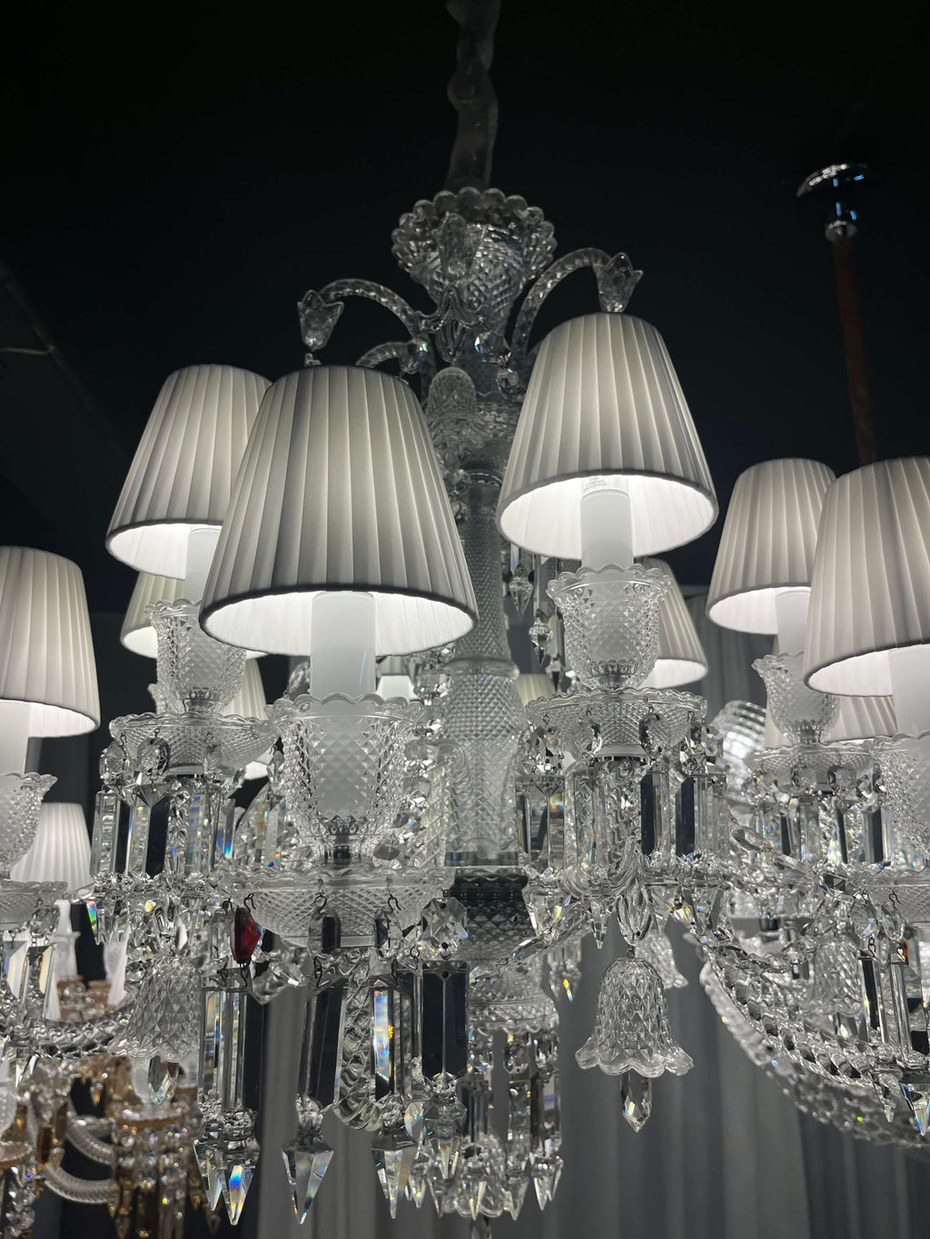 12 Lights Baccarat Zenith Flou, Je Te Vois Flou Chandelier