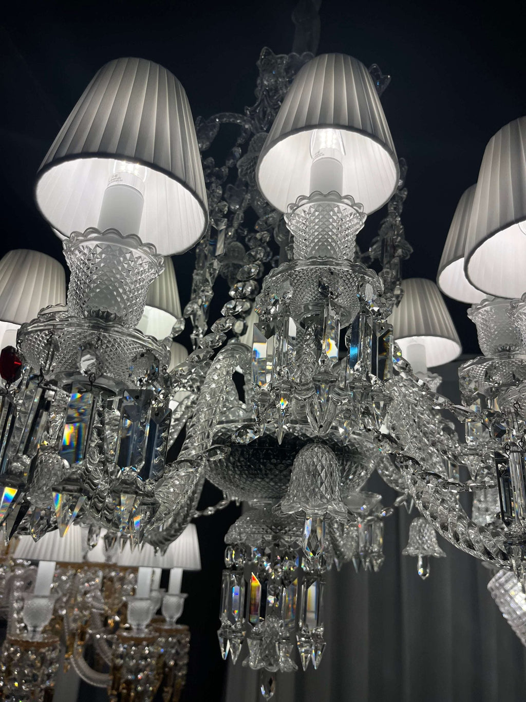 12 Lights Baccarat Zenith Flou, Je Te Vois Flou Chandelier