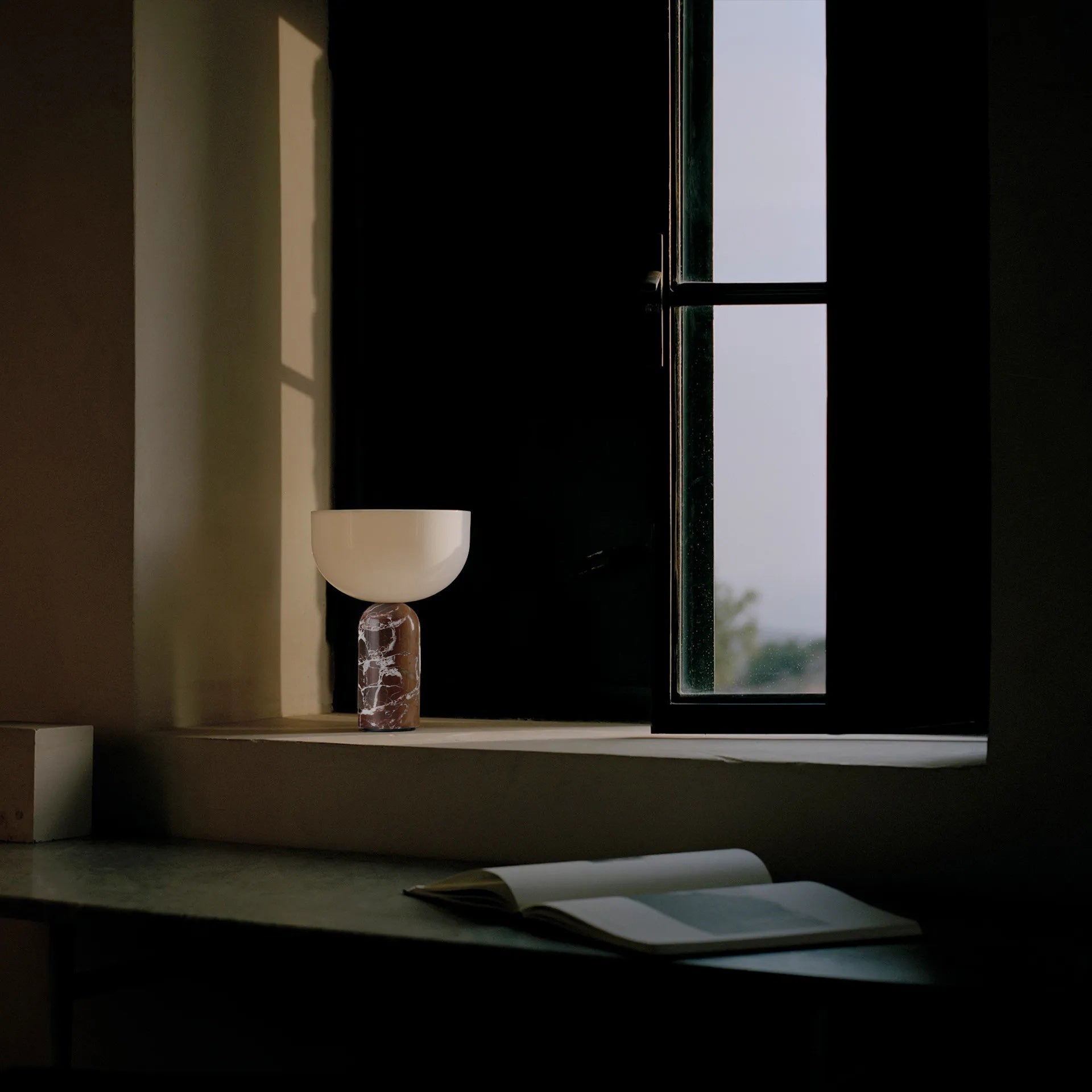 Kizu Table Lamp (built-in battery)