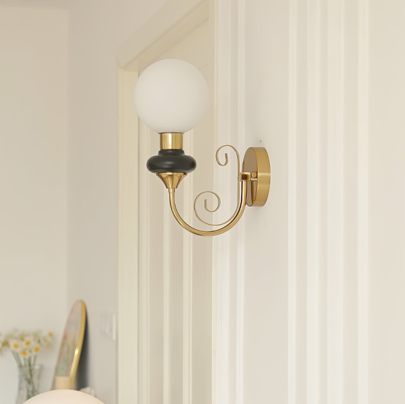 Onyx Plug-in Wall Lamp