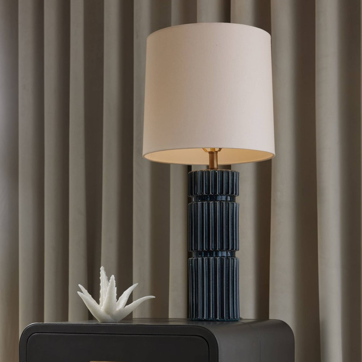 Annika Table Lamp PTC14-SH018 product view
