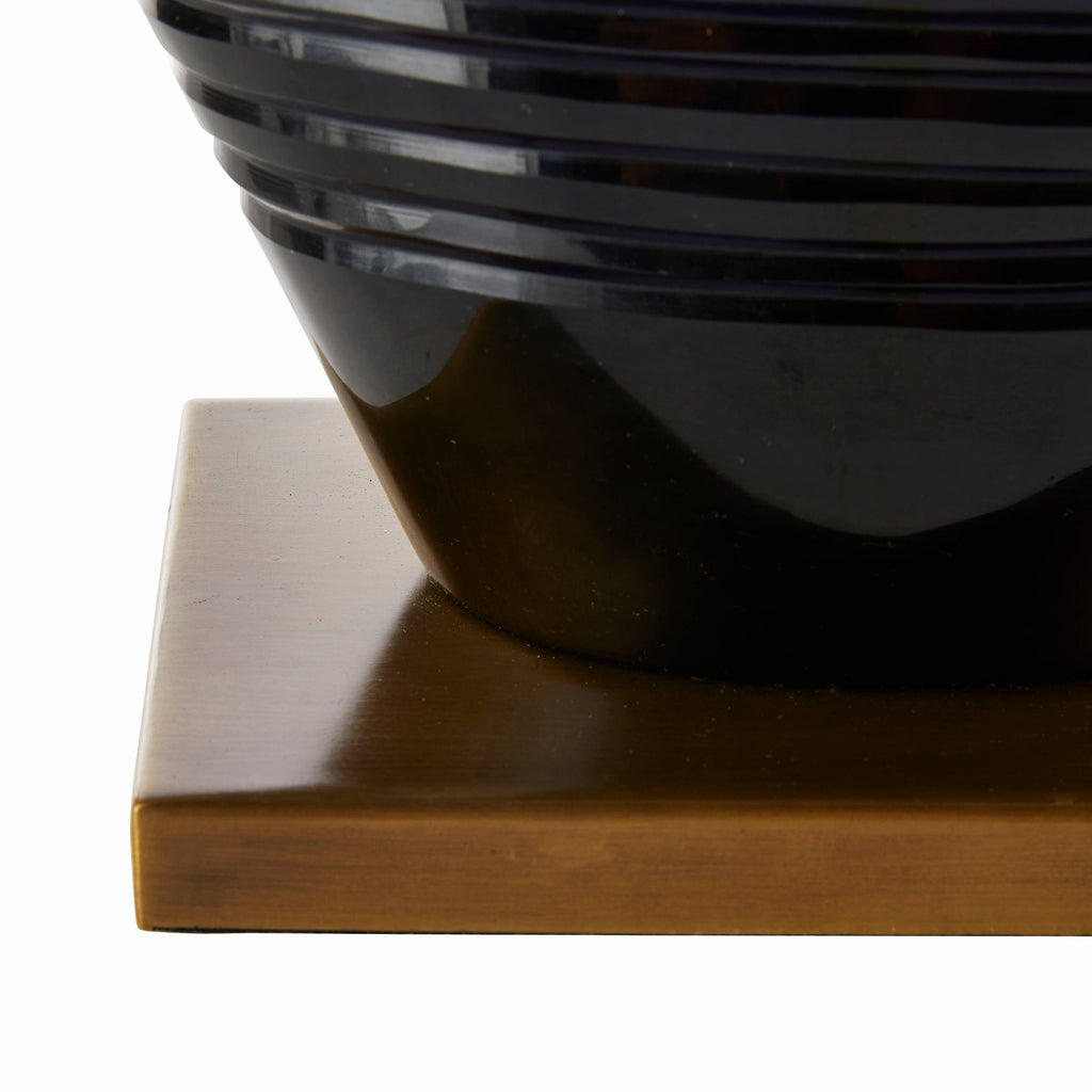 Estrada Table Lamp PTI11-372 detail view