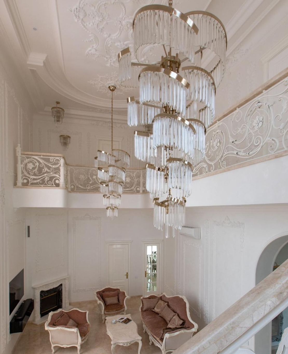 Oversized Modern Designer Creative Multi-Tiered Luxury Spiral Crystal Chandelier for