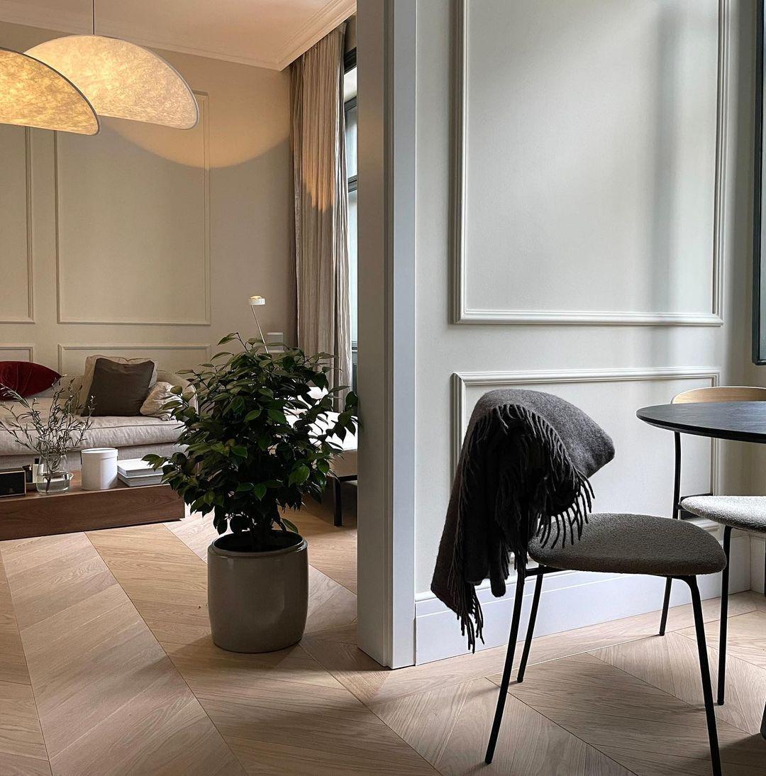 Tense Pendant Light