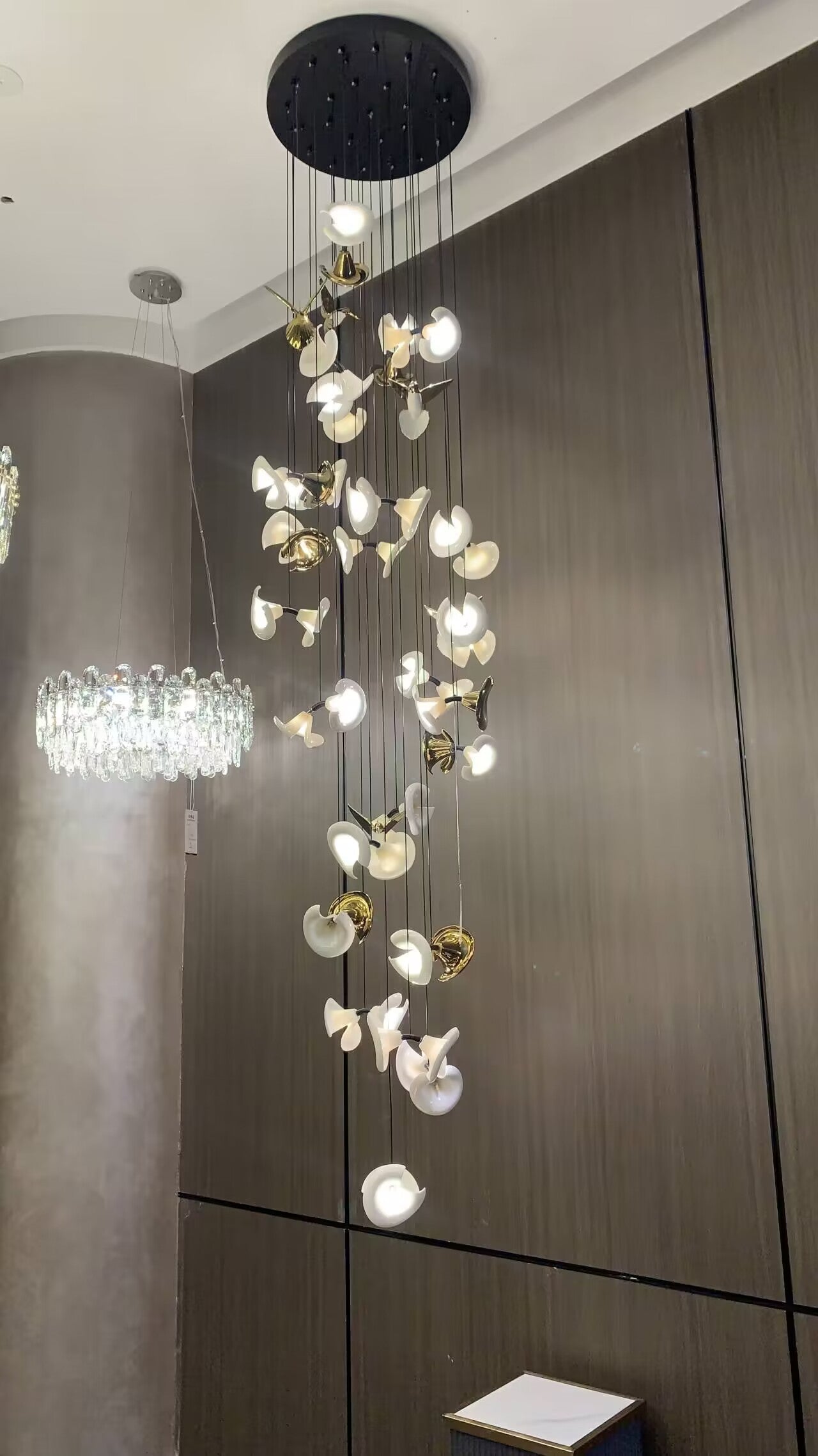 Modern Art Petunia Chandelier for Staircase / foyer / living Room