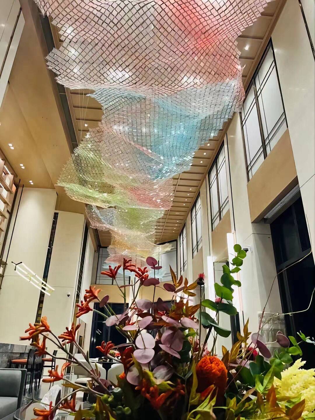 Acrylic Colorful Ceiling Chandelier with Adjustable Wire for Hotel Restaurant Villa