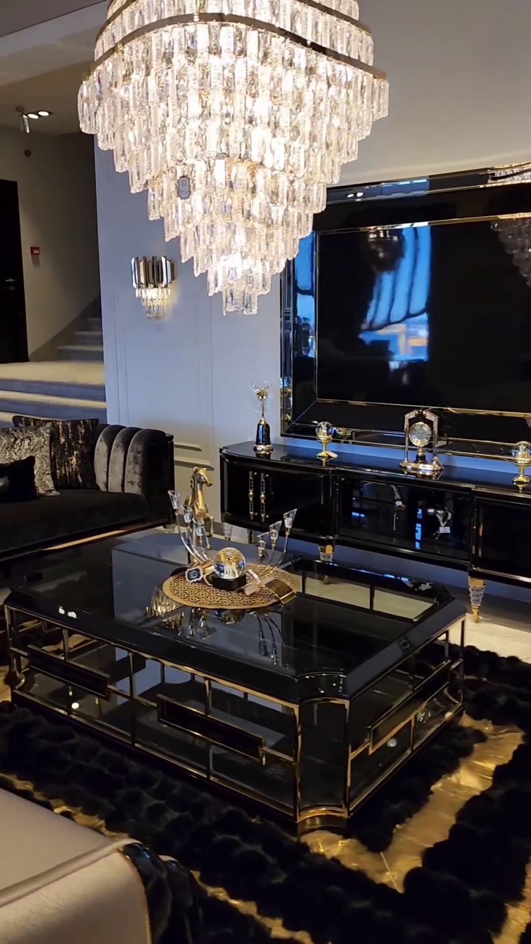 New Luxury Wavy Multi-Tiered Crystal Chandelier for Living Room