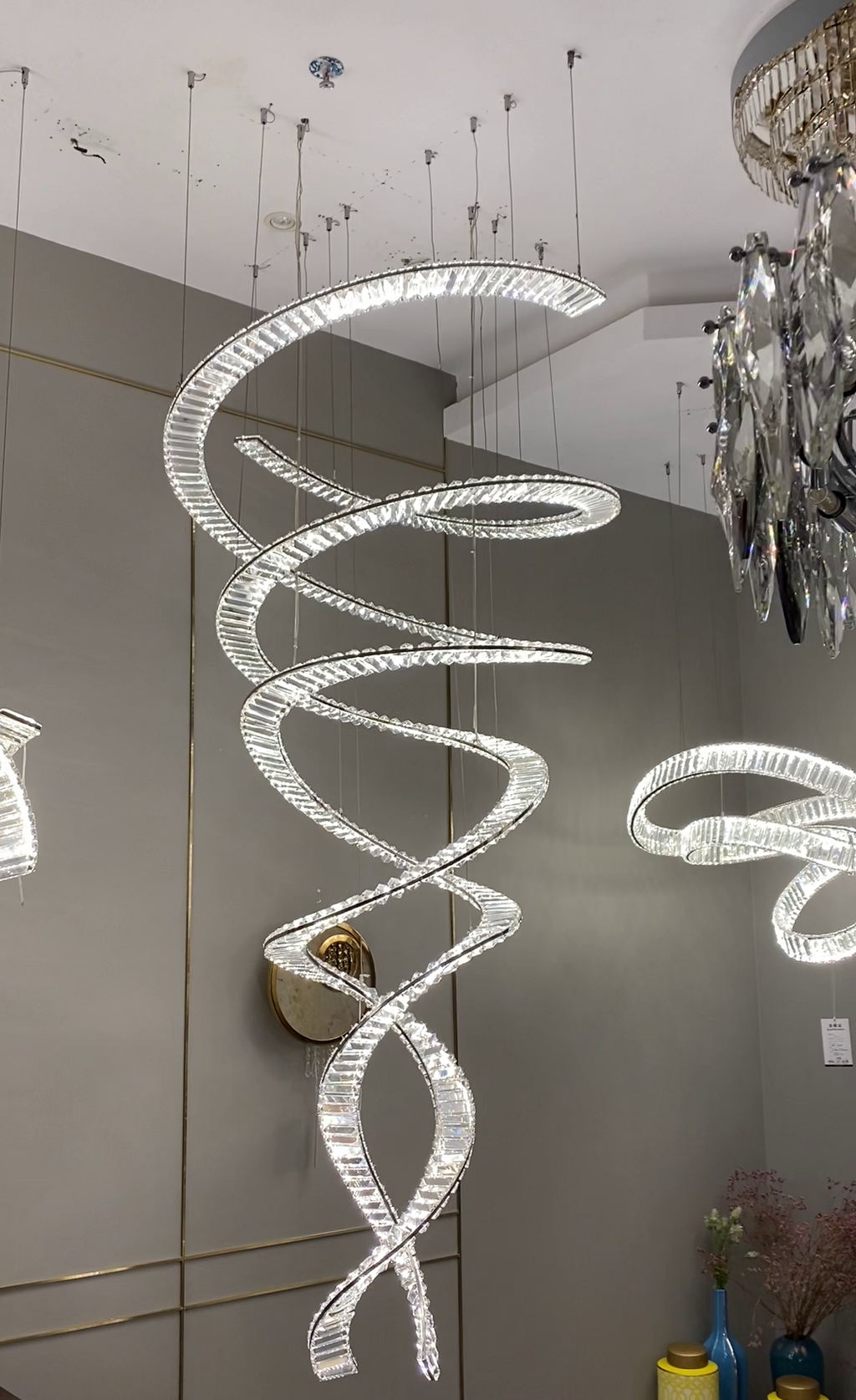 Designer Foyer Living Room Ceiling Light Stylish Spiral Crystal Chandelier for Hotel Entrance
